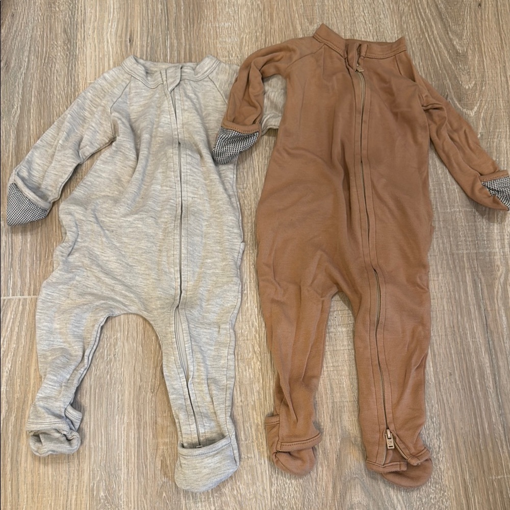 Goumi footie pajamas NWOT